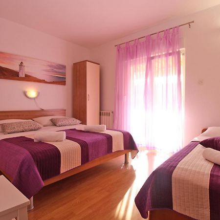 Apartments Orange 768 Fažana Exterior foto