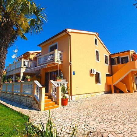 Apartments Orange 768 Fažana Exterior foto